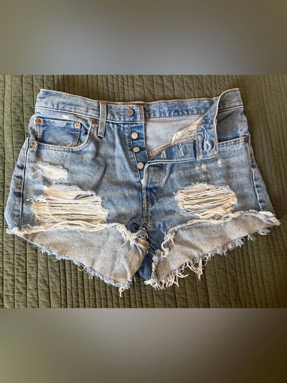 Levi's Light Blue Distressed 501 short shorts - sz 30